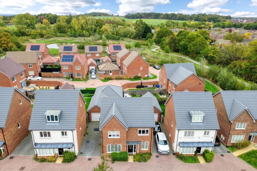 4-bed detached on Castle Royle, Binfield, £675,000