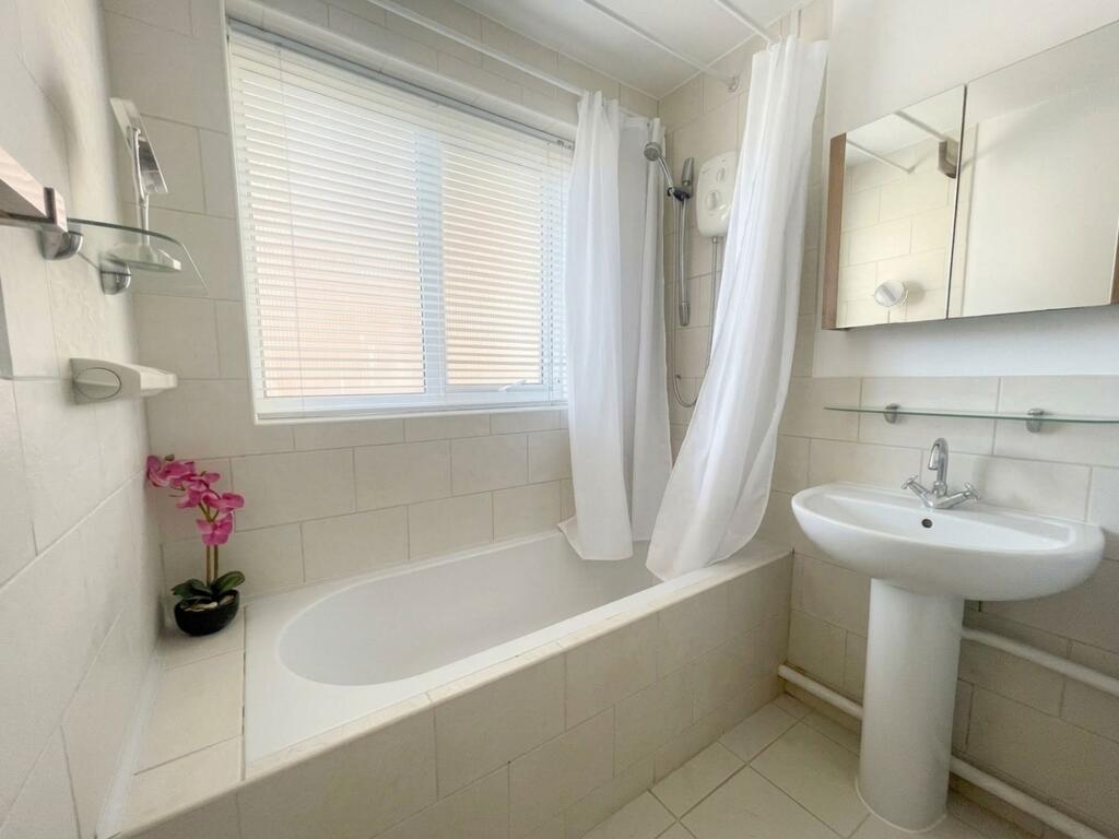 Westbrook, Lustrells Vale, Saltdean, BN2 8FZ photo 4