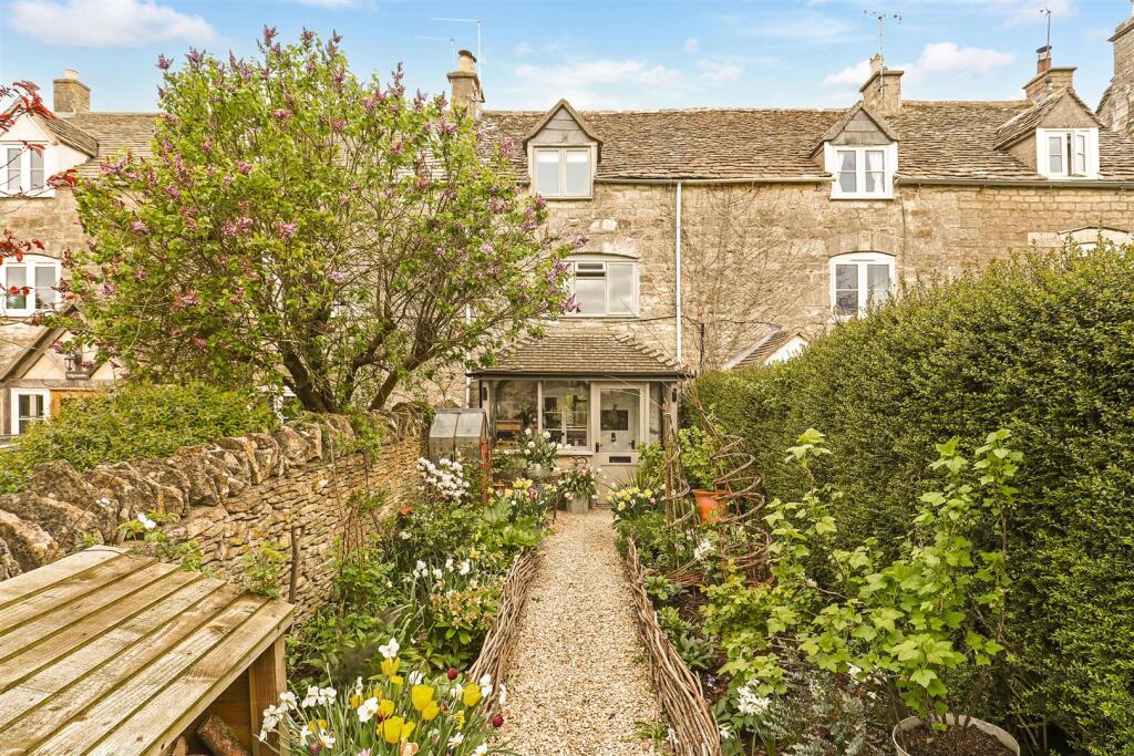 Main image of property: Pines Road, Amberley, Stroud