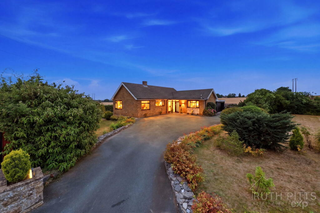 House in Wakefield - View 4