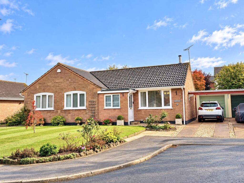 4-bed bungalow on Five Yards, Bishops Lydeard, Taunton, Somerset, £375,000