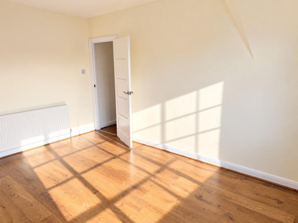 Apartment in Sutton - More