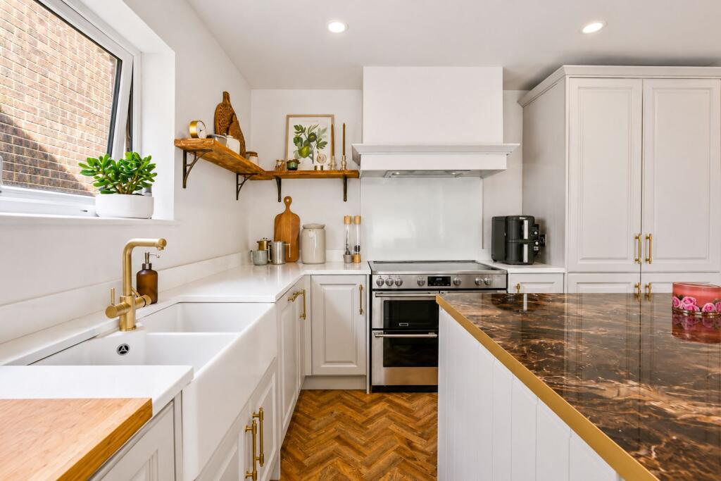 House in Hove, Hangleton - More