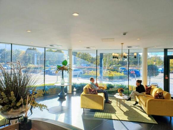 100 Berkshire Place Winnersh offices 2 to 200 people 7.jpg