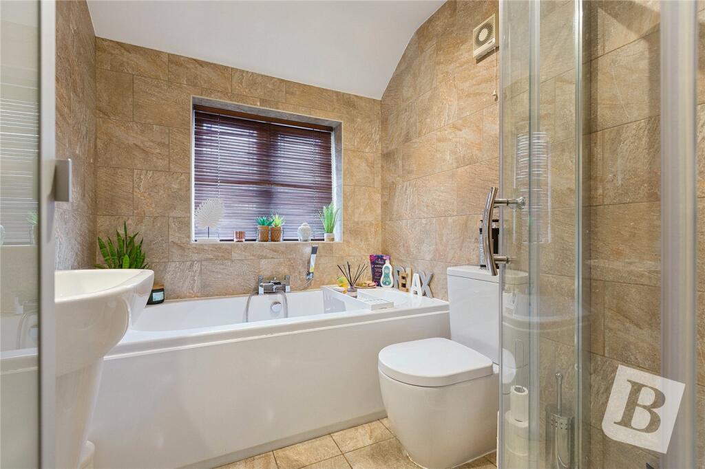 House in Dagenham - View 3