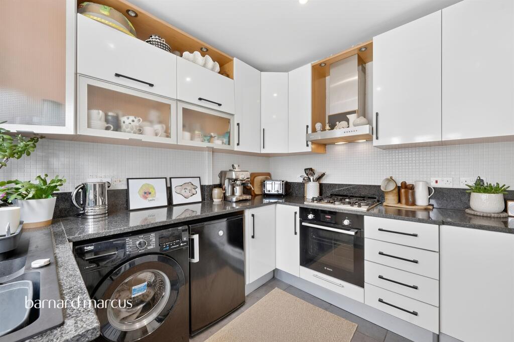 House in Kingston upon Thames - View 3