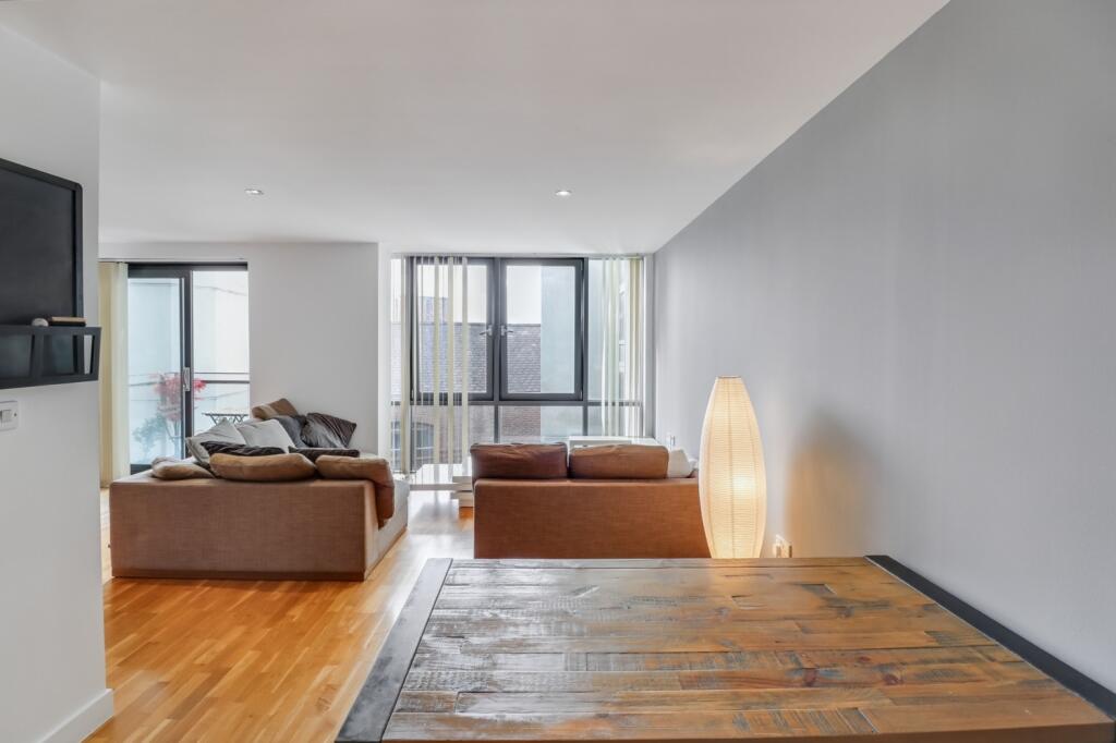 Apartment in Manchester, City Centre - View 5