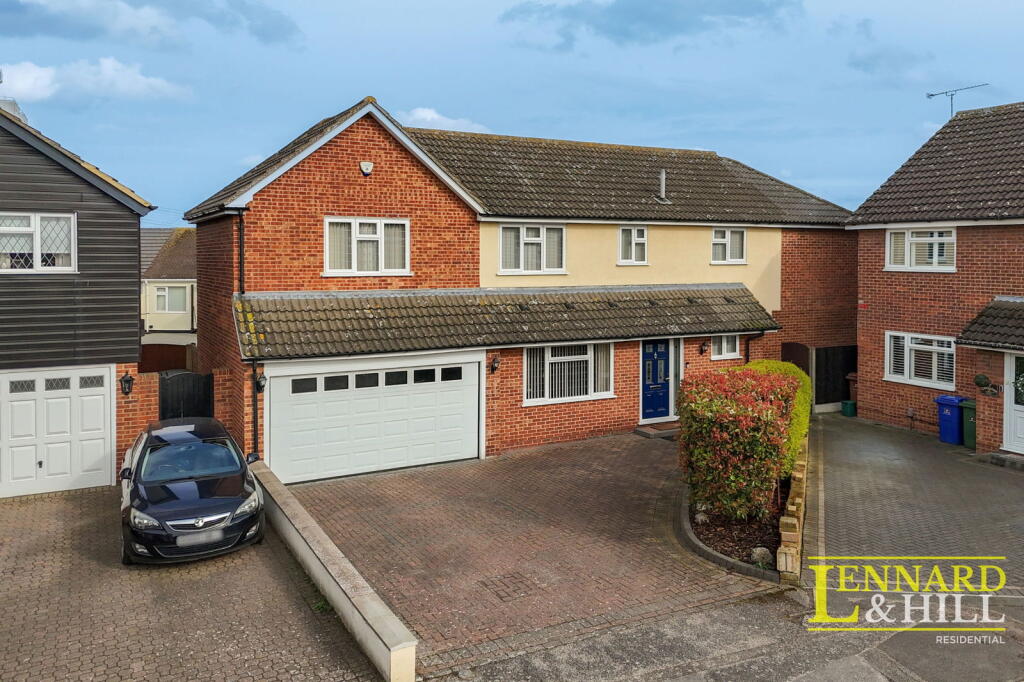 Main image of property: Cherrydown, North Grays, RM16 2PA