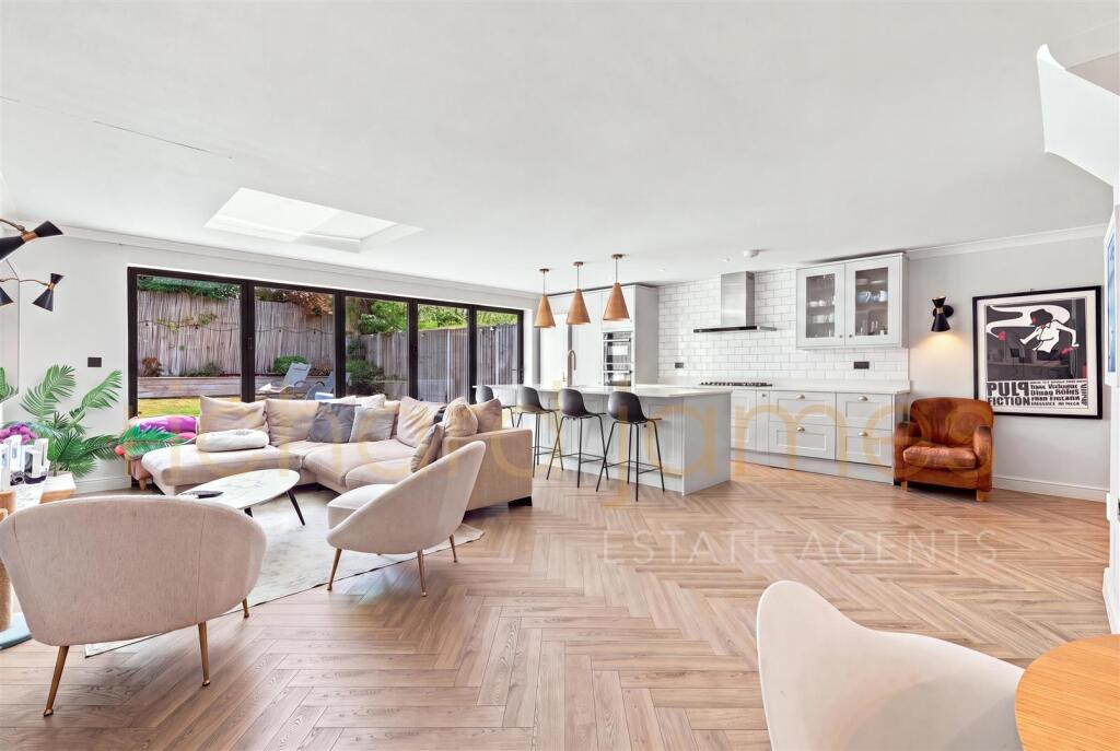 House in London - View 4