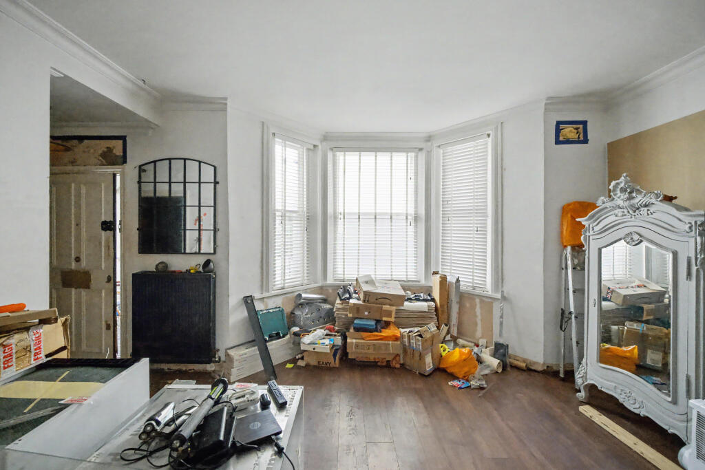 Apartment in London - More