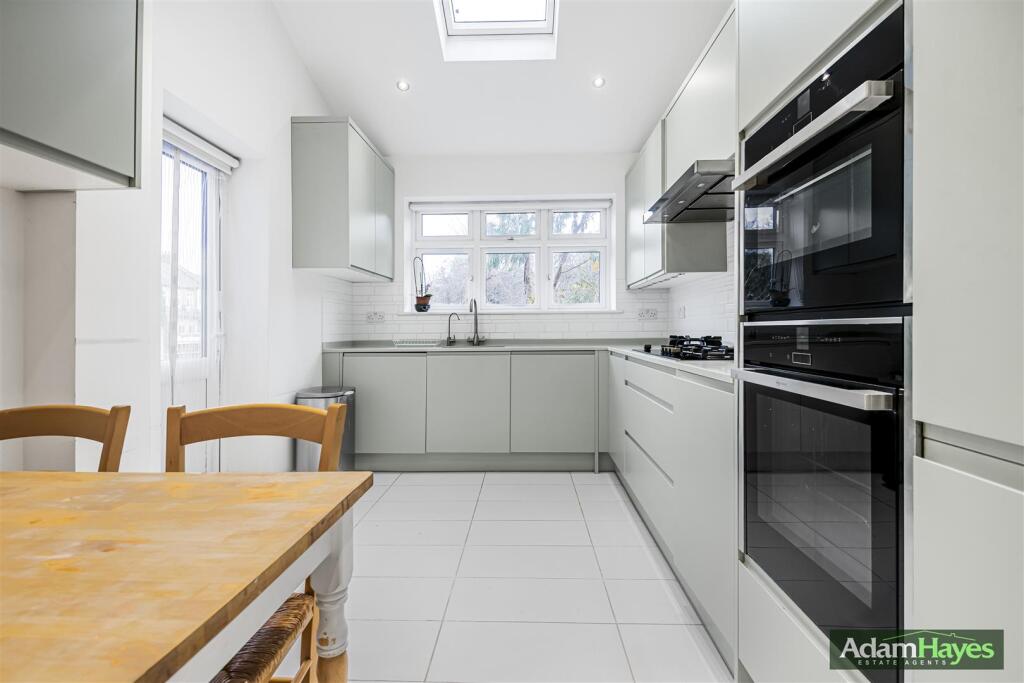 Westbury Grove, North Finchley, N12 photo 3