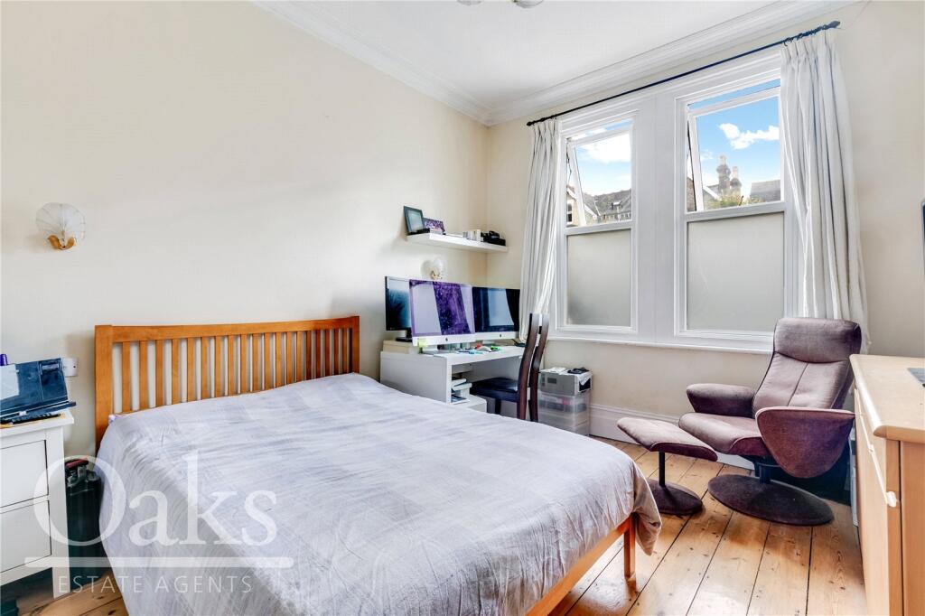 Apartment in London - More