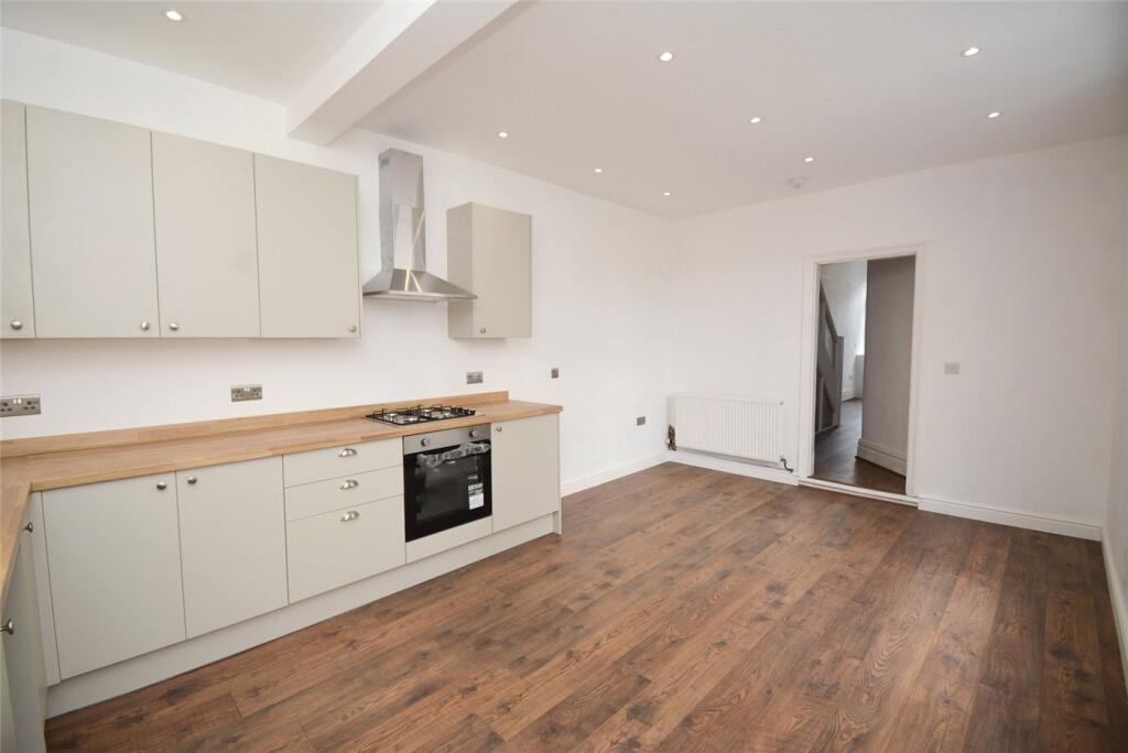 House in Wirral, Liverpool City Region - View 5