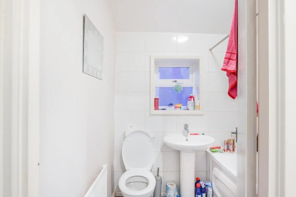 Apartment in Sefton, Liverpool City Region - View 5