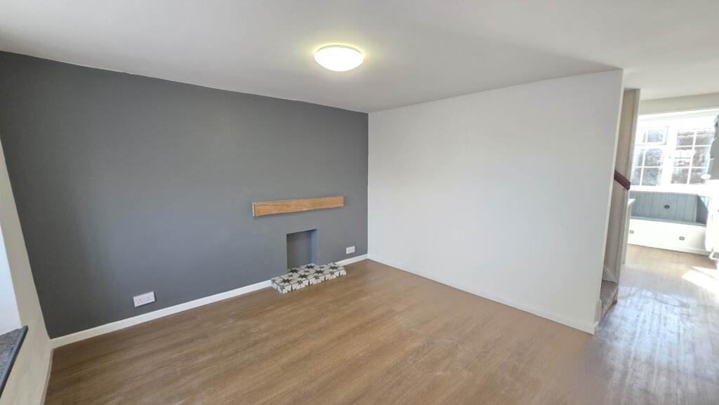 House in Chard, Jocelyn Park, Somerset - View 2
