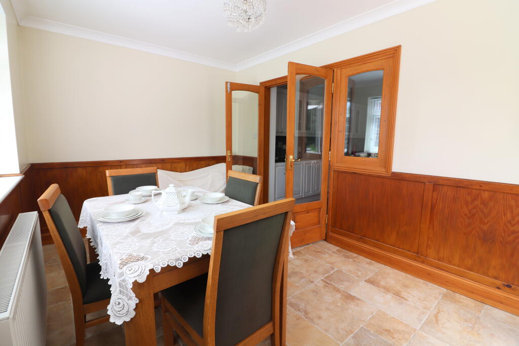 House in Bedfordshire, Luton - More