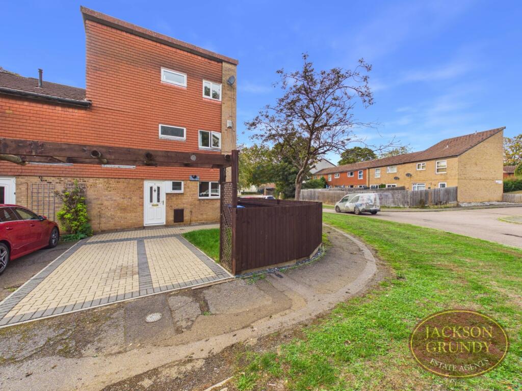 Main image of property: Broomhill Crescent, Southfields, NN3 5BH