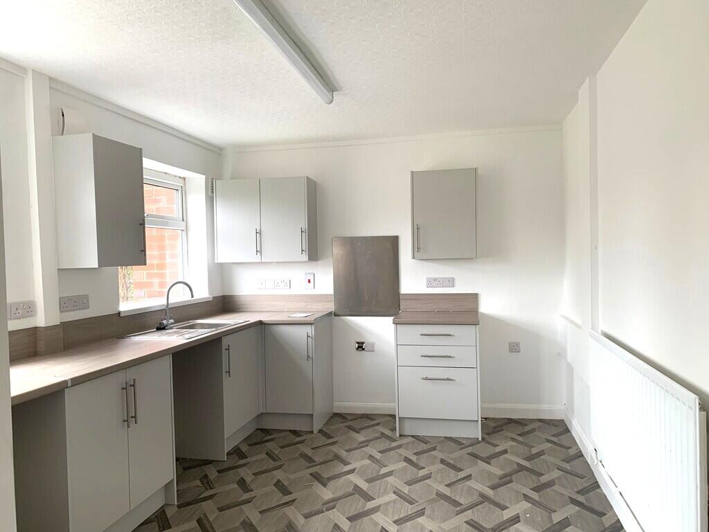 House in Stoke-on-Trent - View 2