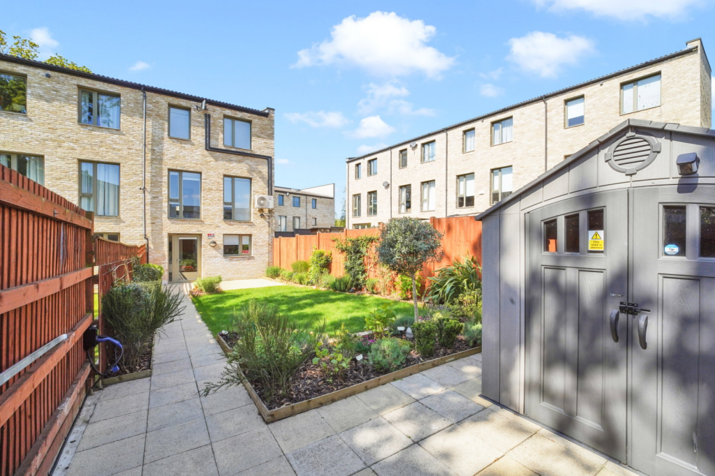 House in London - View 4