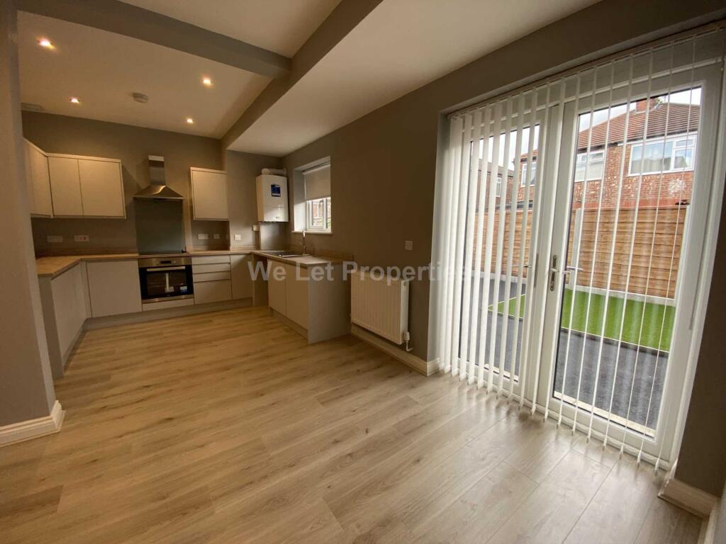 Apartment in Tameside, Greater Manchester - View 3