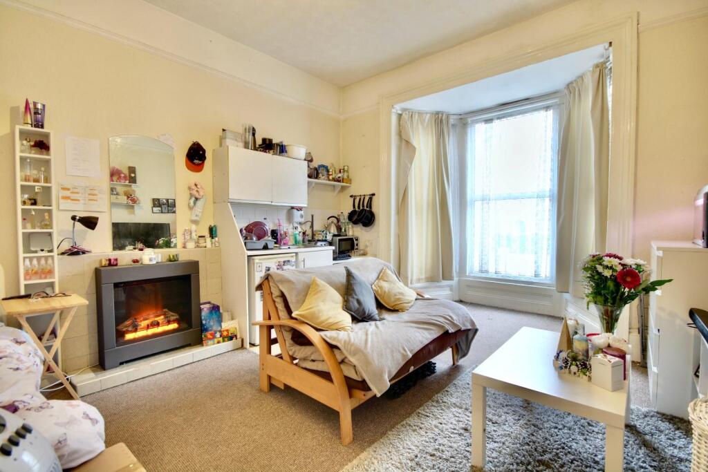 Apartment in Portsmouth - View 3