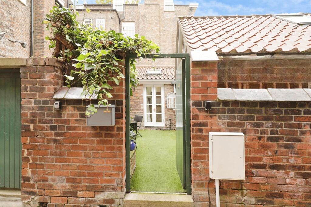 Main image of property: Monkgate, York