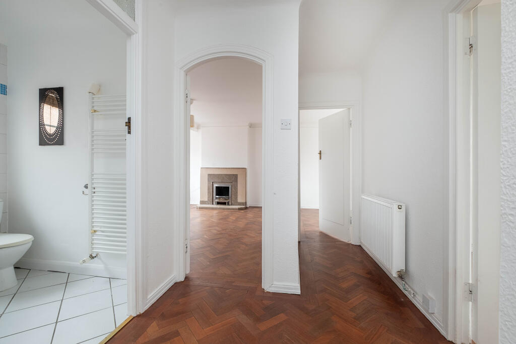 Apartment in London, Royal Borough of Kingston upon Thames - View 5