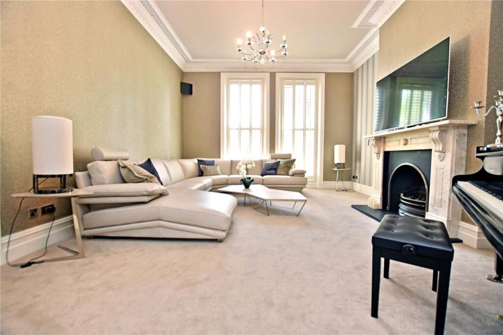 Apartment in Trafford, Greater Manchester - View 4