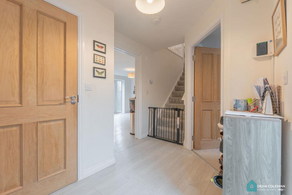 Hawker Close, Cofton Park, B31 2GU photo 4
