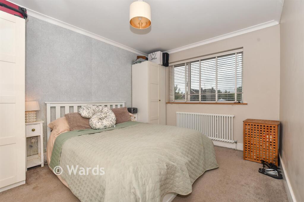 House in Ashford, Brabourne - More