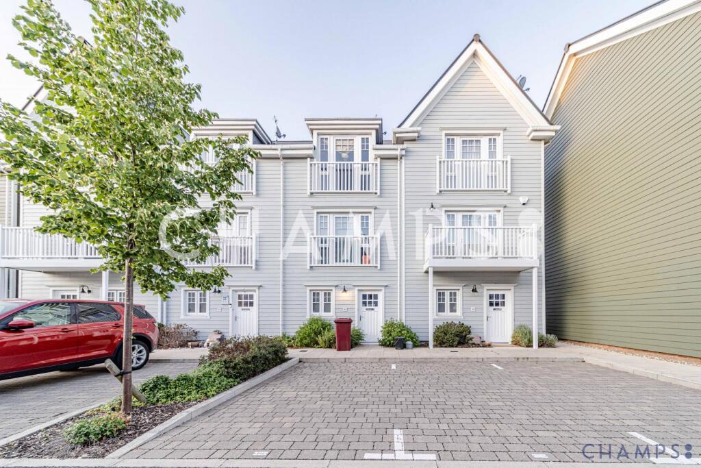 House in Reading, Green Park Village, Southcote