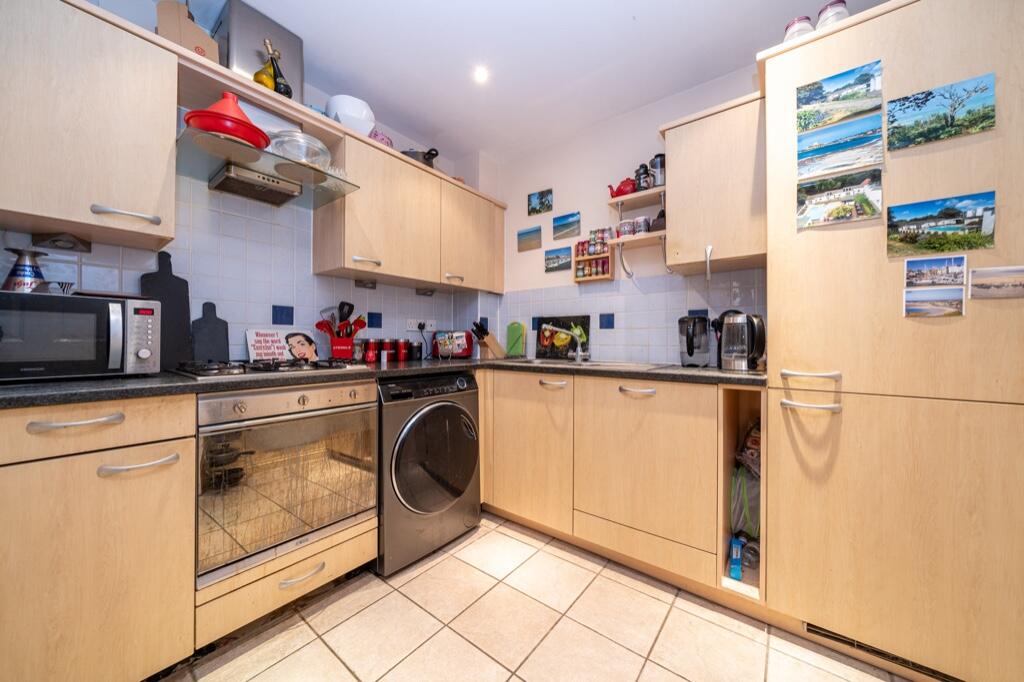 Apartment in Dacorum, Hertfordshire - View 3