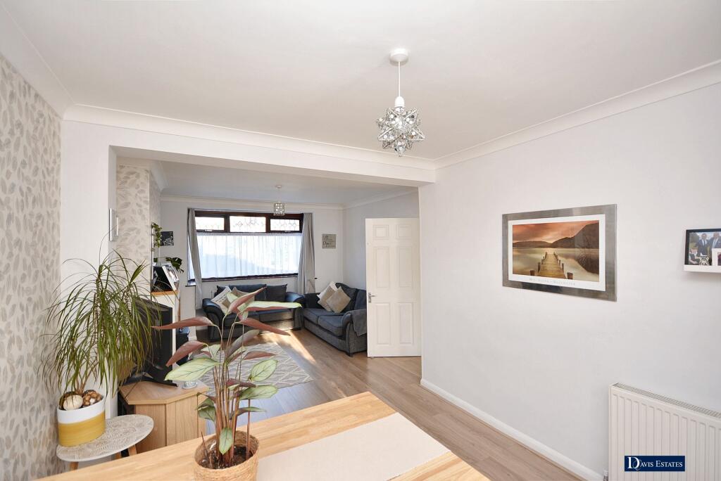 Orchard Avenue, Rainham, RM13 - View 6