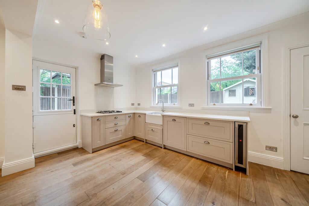 House in London - View 3