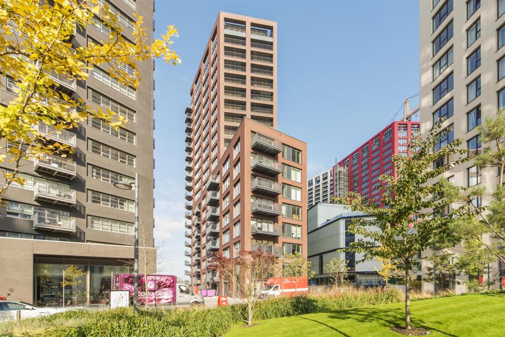 1-bed flat on Meade House, 7 Lyell Street, Canning Town, London, E14, £425,000