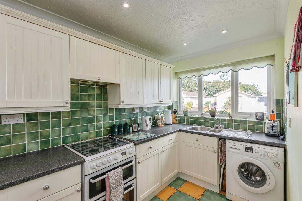 Apple Tree Close, Witheridge, Tiverton photo 2