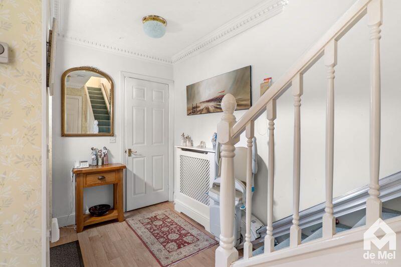 Gilders Paddock, Bishops Cleeve, Cheltenham, GL52 photo 2