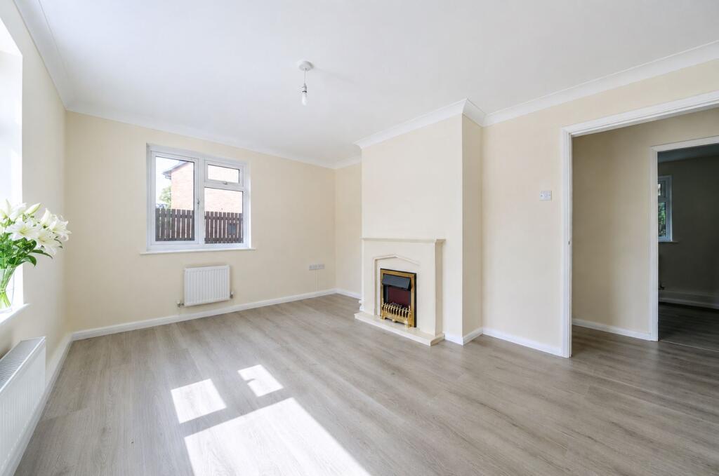 Apartment in York, Bell Farm - View 5