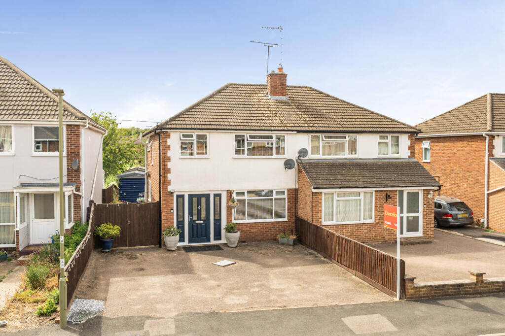 Main image of property: Manor Road, Banbury, United Kingdom
