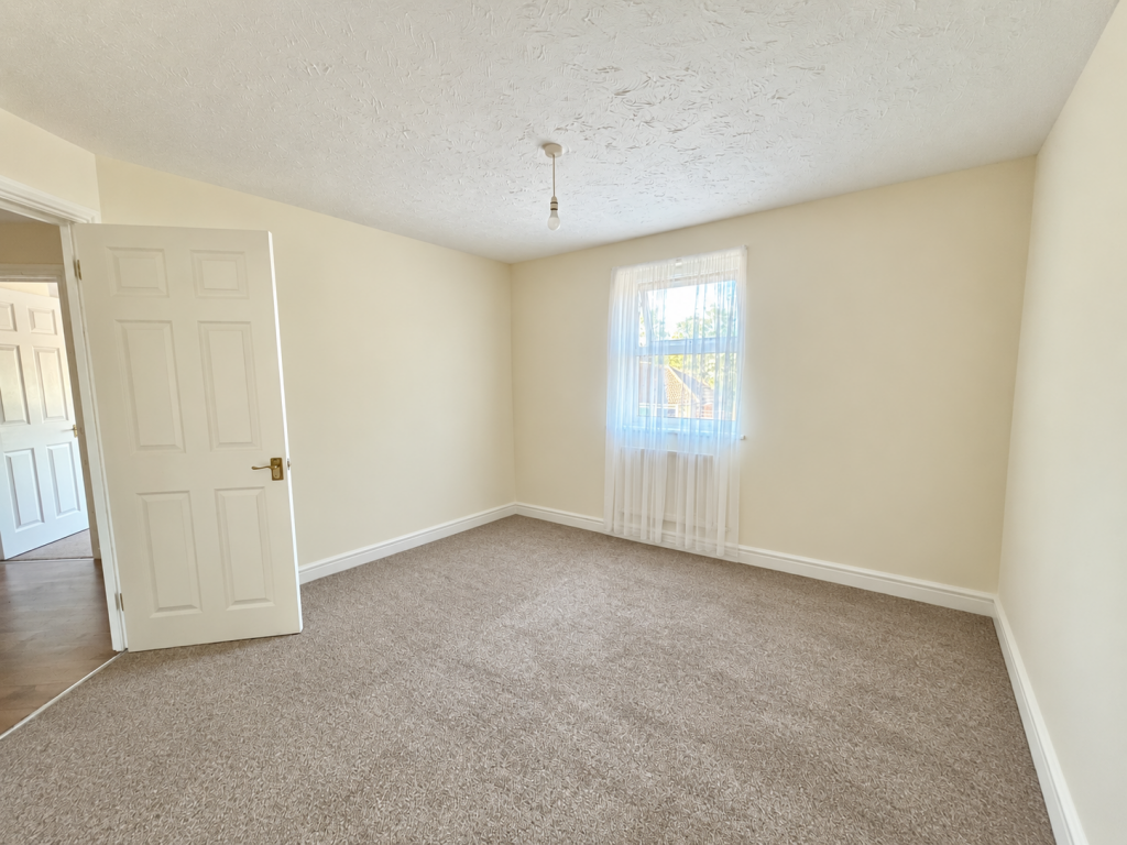 Apartment in Romford - View 5