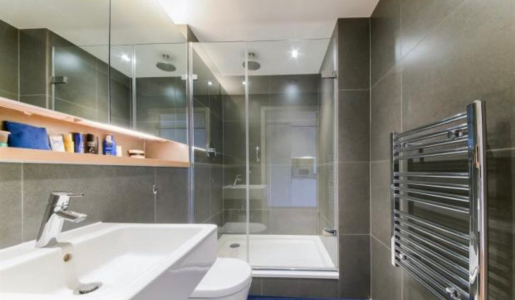 Apartment in Southall - More