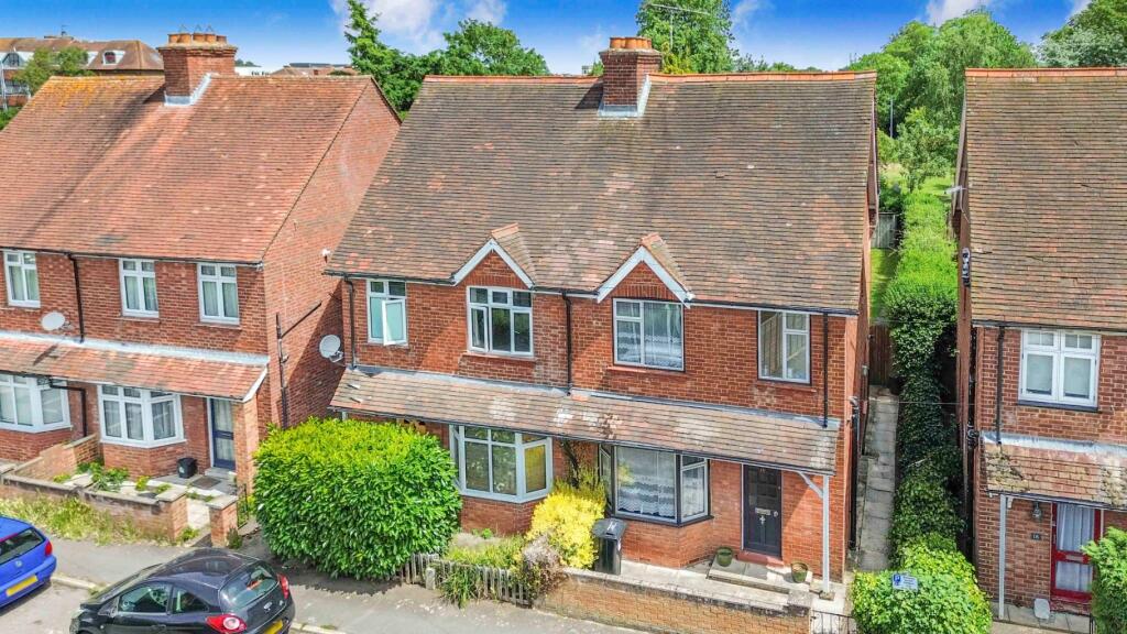 Howard Road, Wokingham - View 2