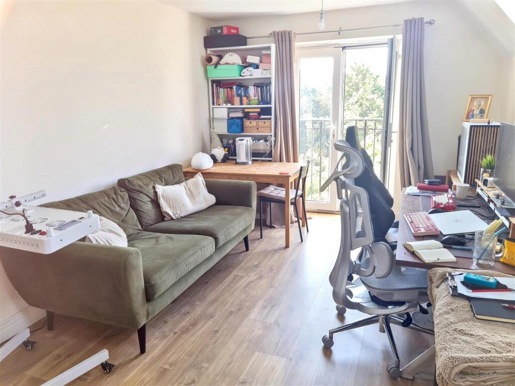 Apartment in Luton, Leighton-Linslade - More