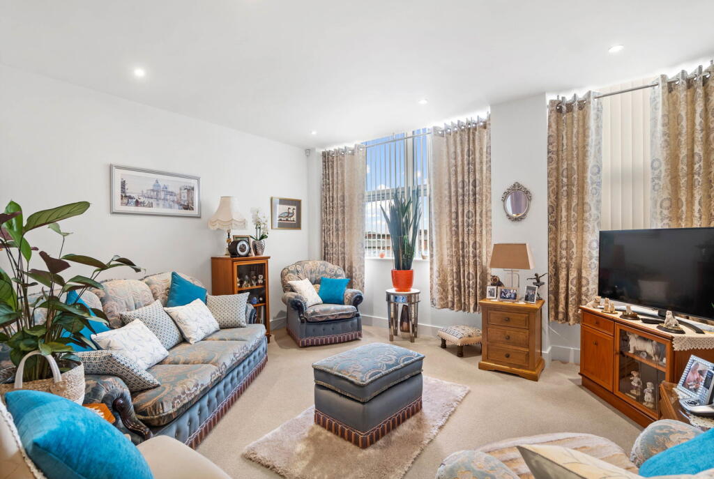 Apartment in Worcester - View 4