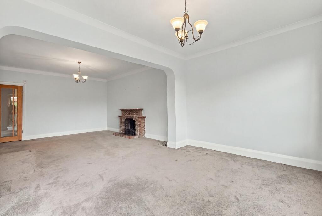House in Romford - More