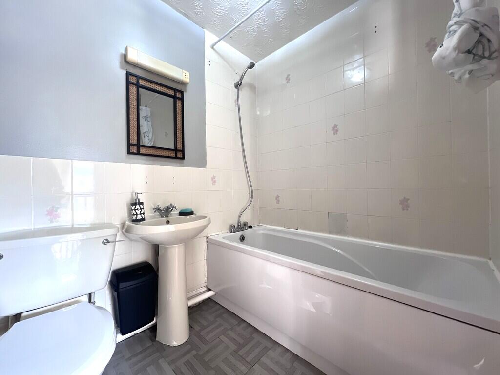 House in Fenland, Chatteris - More