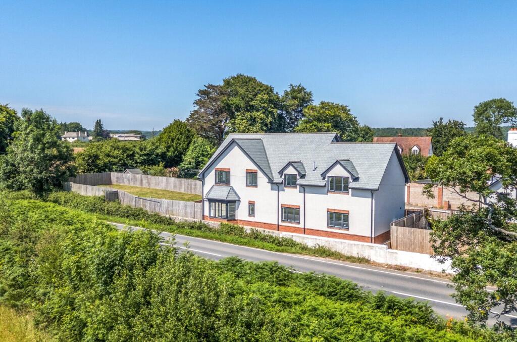 4-bed detached on Branscombe, Seaton, Devon, £650,000