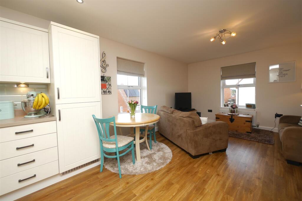 Apartment in South Oxfordshire, Highcroft, Wallingford - View 3