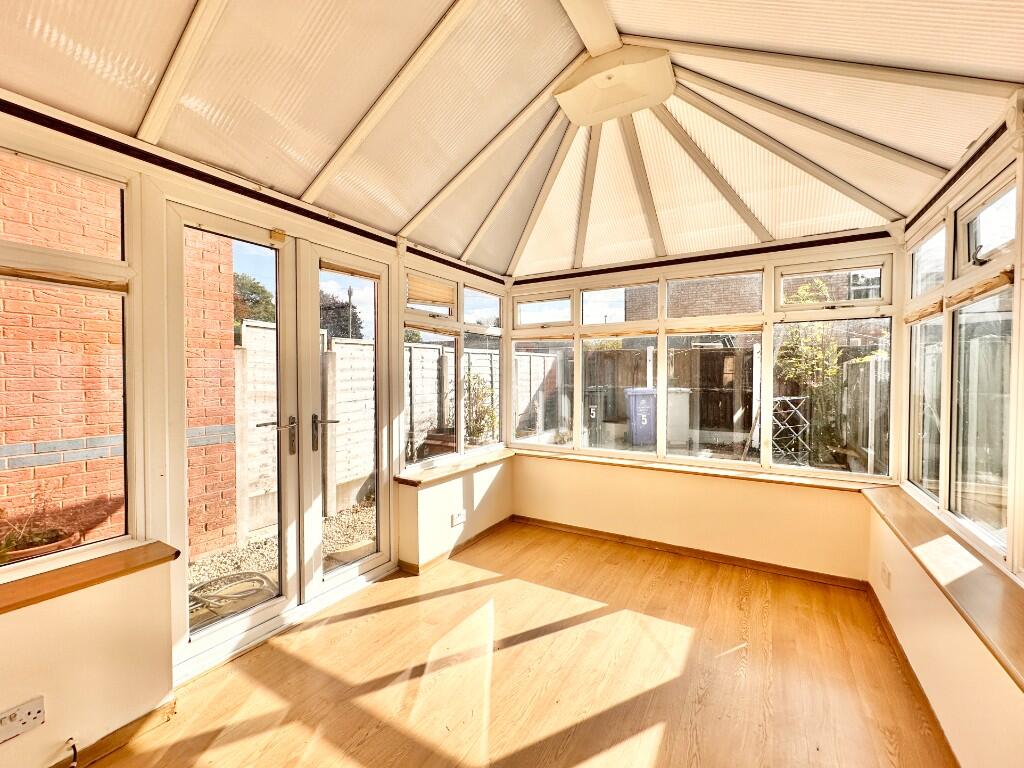 Haydock Avenue, Sale, Greater Manchester, M33 photo 4