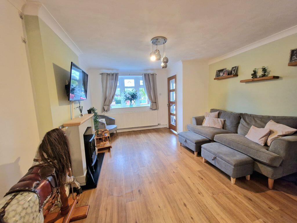 Redwood Drive, Bredbury photo 4